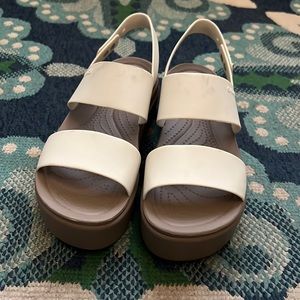 Crocs platform sandal